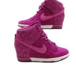 New,Womans Nike Sky Hi Suede Sneakers Sz.9, Magenta-Pink (Firm) priced to sell